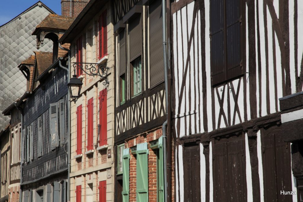 Maison à colombages de la rue Ternaux, une visite incontournable à Louviers