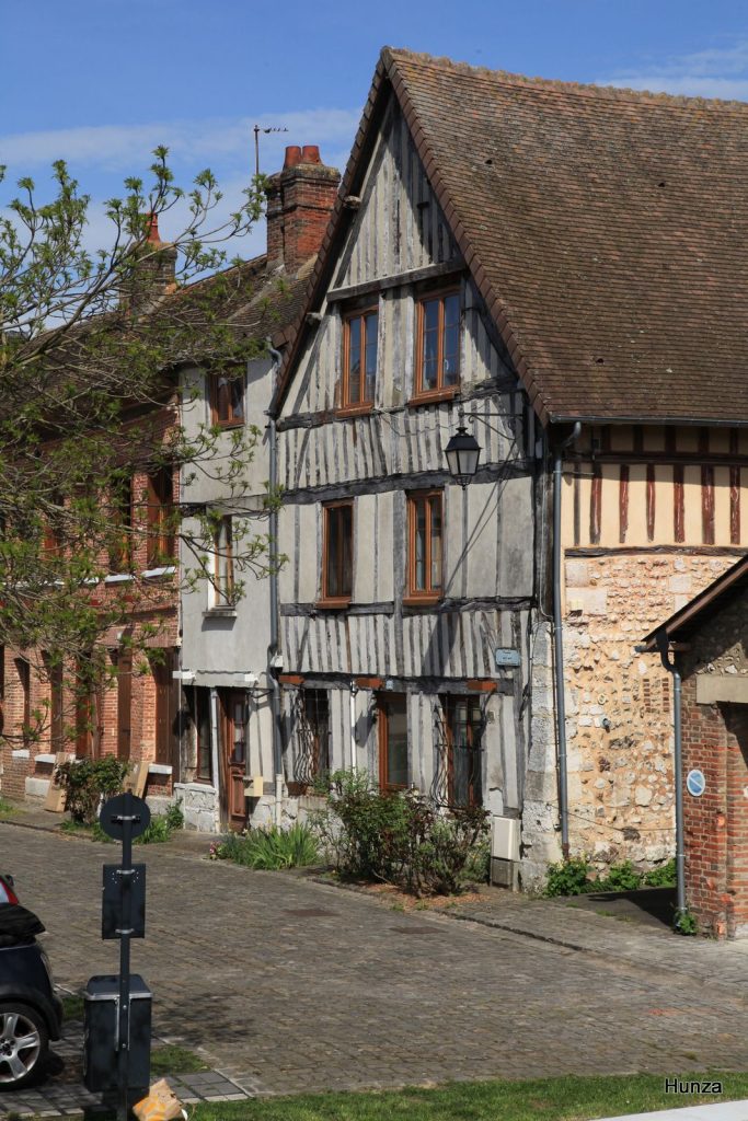 Maison ancienne au bord de l'eau, quai des Lavandières à Louviers