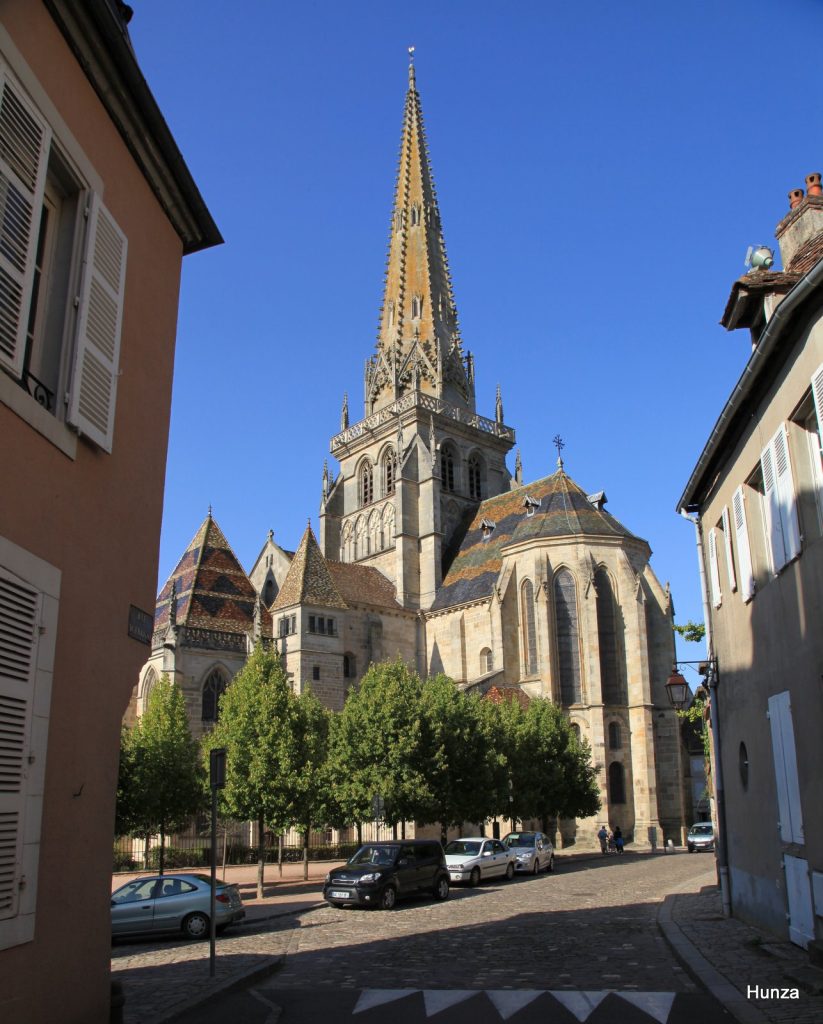 Cathédrale Saint-Lazare à Autun, étape incontournable du patrimoine religieux