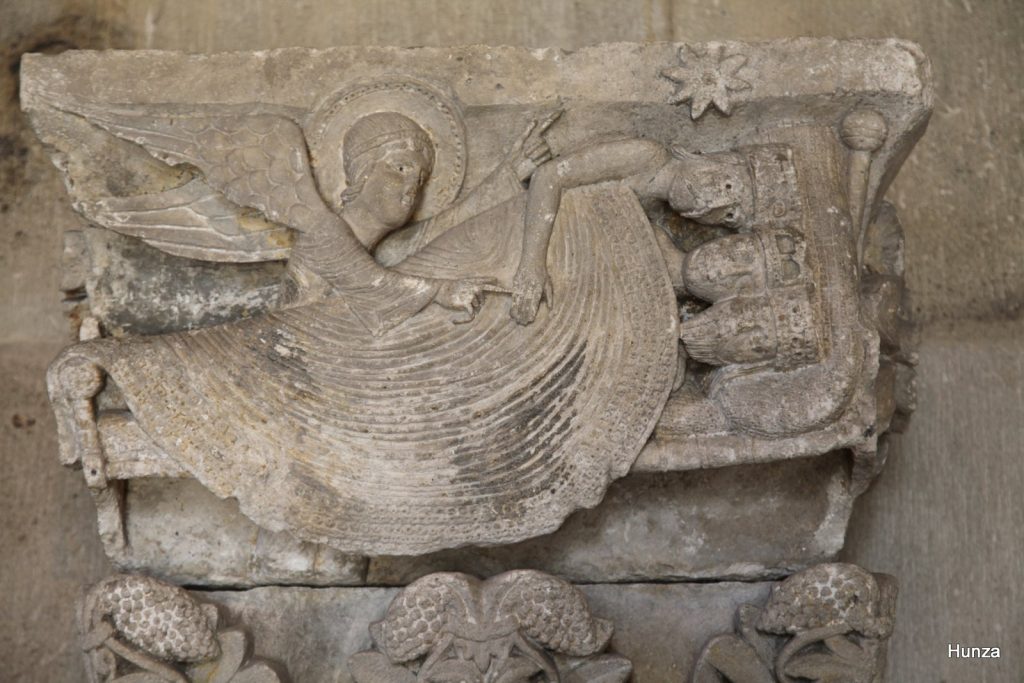 Chapiteau roman montrant le sommeil des mages à Autun