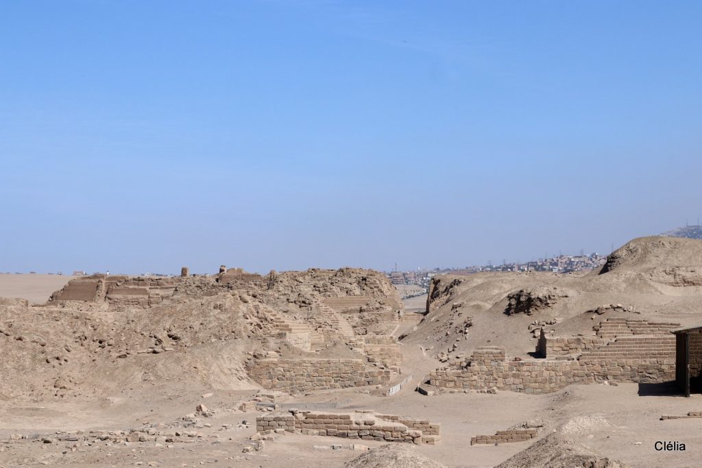 Le chemin emprunté par les pèlerins menant au site archéologique de Pachacamac, un lieu sacré à découvrir près de Lima.