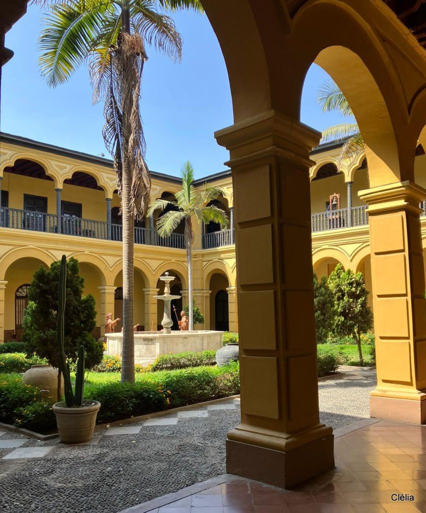 Le second cloître du couvent San Domingo à Lima, un site incontournable à voir à Lima