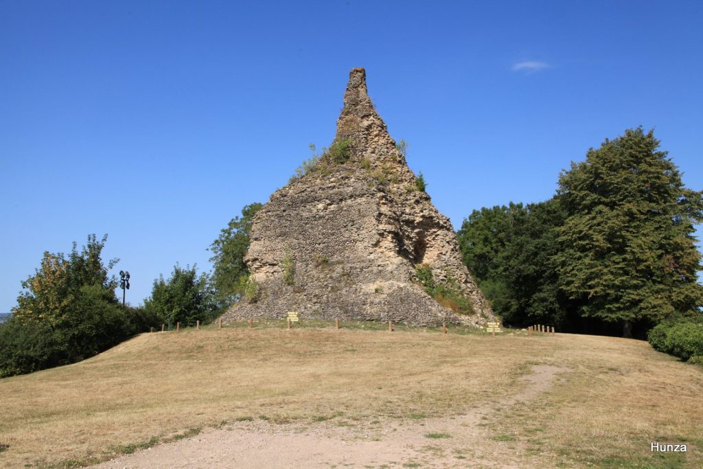 Pierre de Couhard à Autun, monument funéraire romain