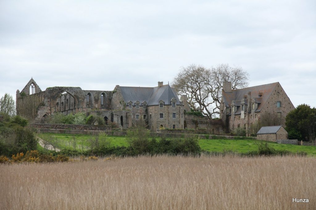 Abbaye de Beauport, étape sur le GR34 vers Paimpol