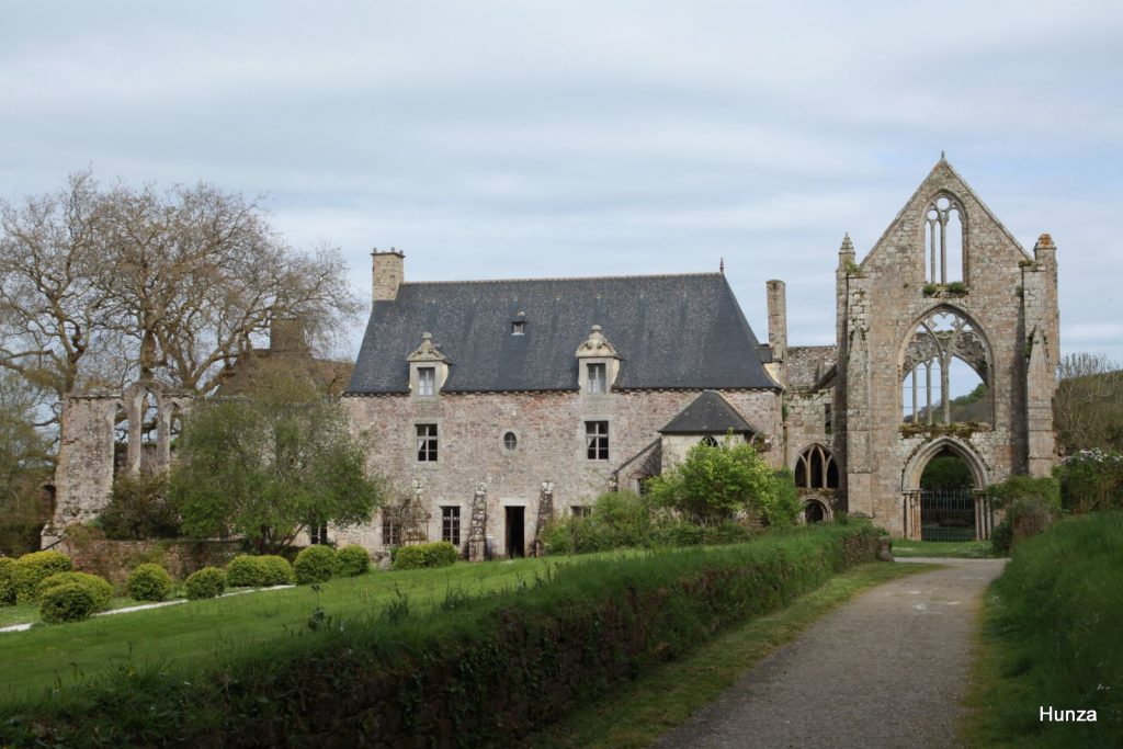 Abbaye de Beauport et ses vestiges sur le sentier GR34 Binic Paimpol