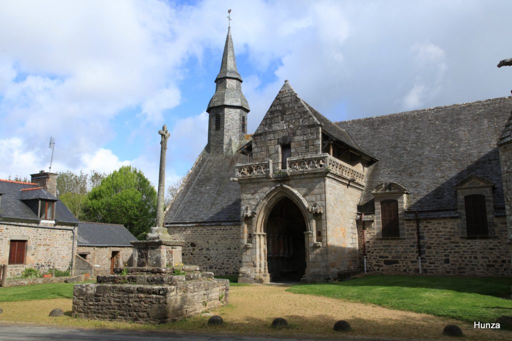 Chapelle de Kermaria an Iskuit célèbre pour sa danse macabre près de Lanloup