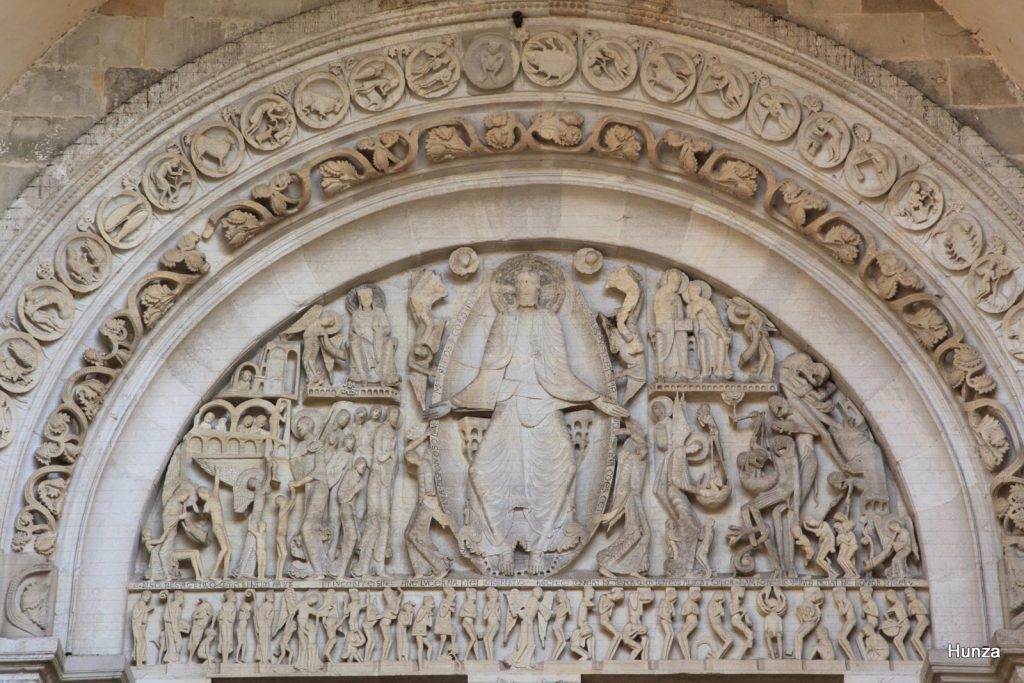 Tympan du Jugement dernier sculpté par Gislebertus à Autun