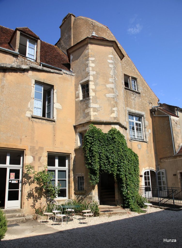 Centre Sainte-Marie Madeleine à Vézelay, point d’accueil des pèlerins sur le chemin de Compostelle en Bourgogne