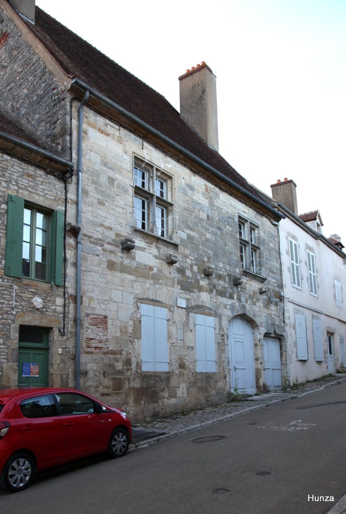 Maison natale de Théodore de Bèze à Vézelay, figure du protestantisme en Bourgogne