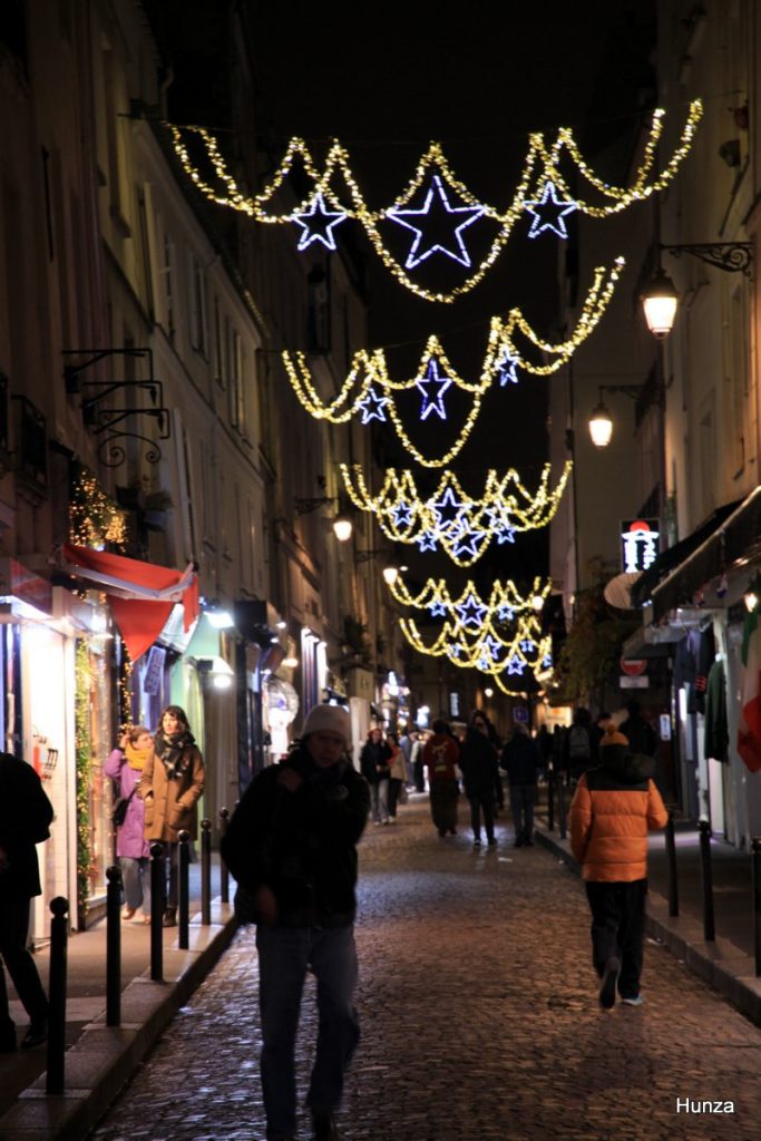 Guirlandes lumineuses de Noël Paris, rue Mouffetard