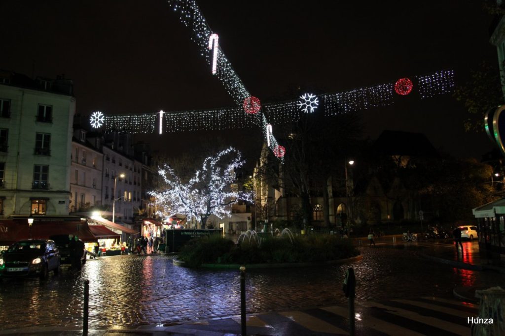 Illuminations de Noël Paris, place Georges Moustaki