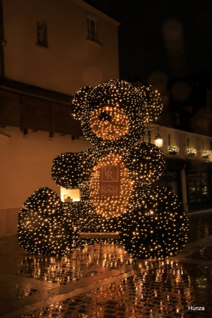 Illuminations de Noël Paris, Village Royal