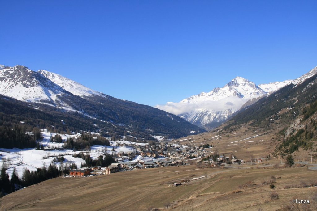 Alors que commence le mois de mars, il n'y a pas beaucoup de neige à Lanslevillard 