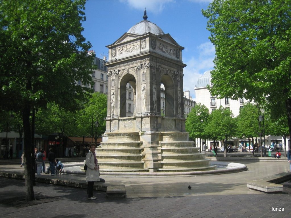 Fontaine des Innocents place Joachim-du-Bellay, Paris
