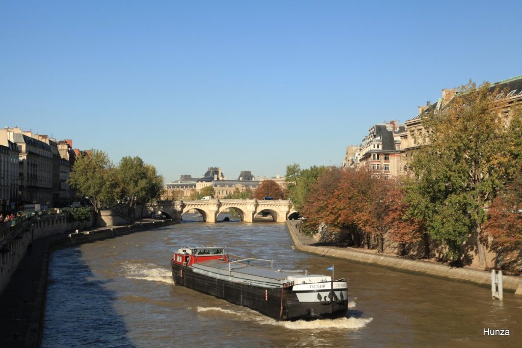 Quai du Marché Neuf - Maurice Grimaud et Pont Neuf sur l’Île de la Cité, Paris
