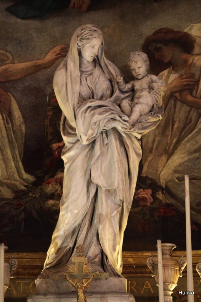 Sculpture « Vierge à l’Enfant » de Pigalle à Saint-Eustache, Paris