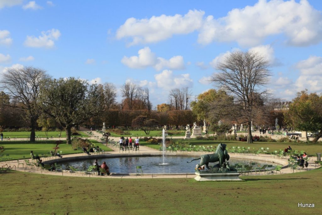 Petit bassin du côté sud au jardin des Tuileries, Paris