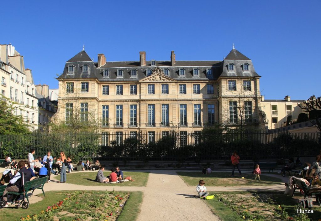Façade de l’hôtel Salé, siège du musée Picasso, dans le quartier du Marais