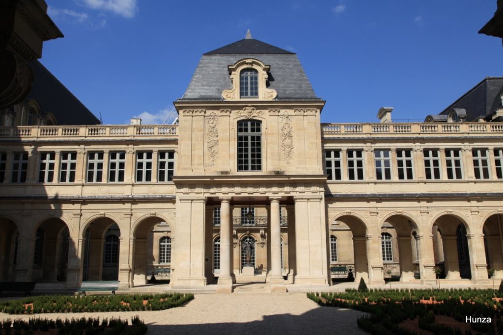 Hôtel Carnavalet dans le Marais, ancien hôtel particulier du XVIe siècle