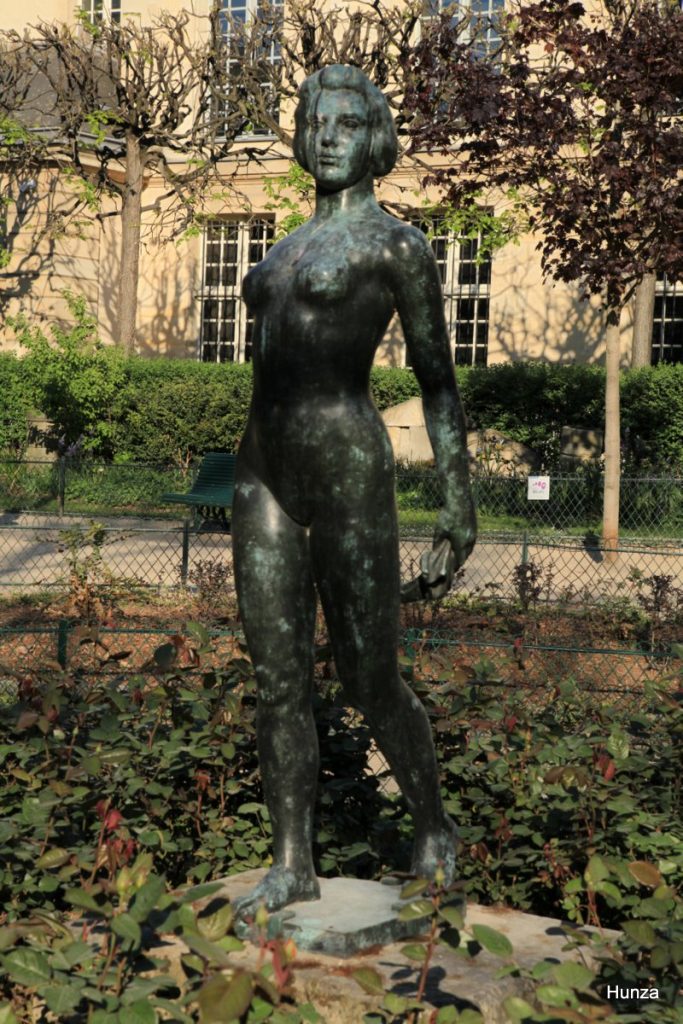 Statue L’Île-de-France d’Aristide Maillol au square Georges Caïn