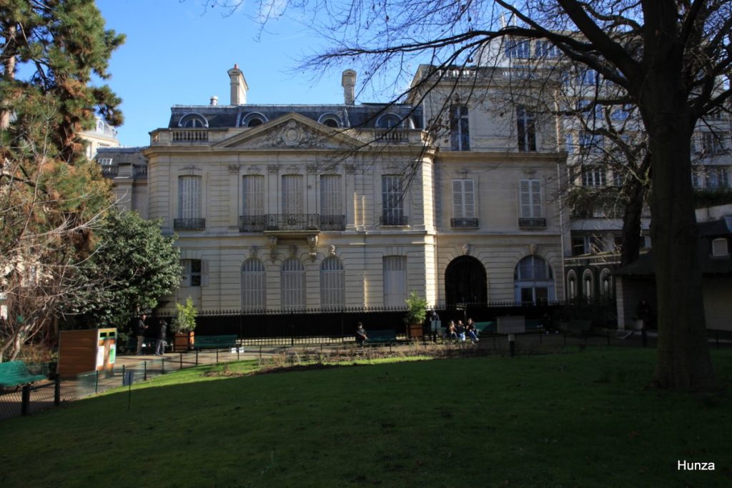 Bibliothèque Thiers Square Alex Biscarre à Paris