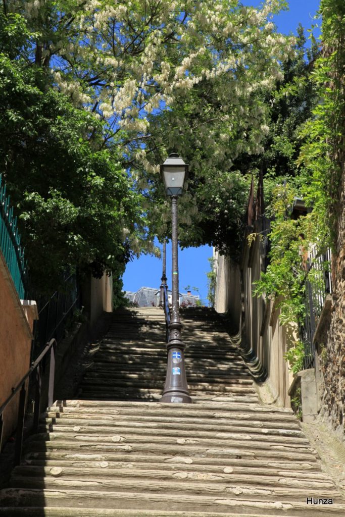 Escalier menant au quartier de la Campagne à Paris dans le 20e arrondissement