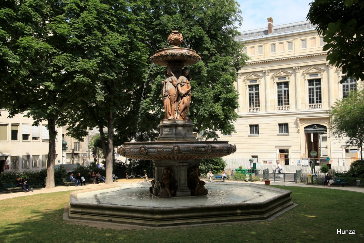 Fontaine Louvois dans le square Louvois à Paris