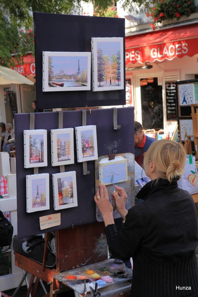 Artiste peintre sur la place du Tertre à Montmartre