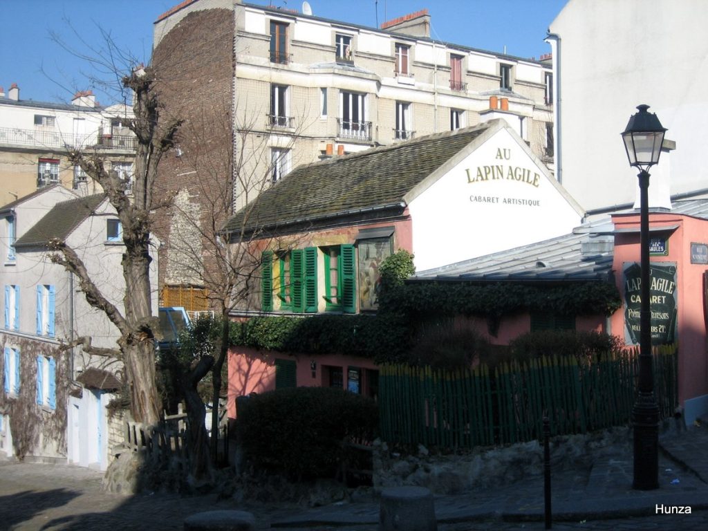 Façade du cabaret du Lapin Agile à Montmartre