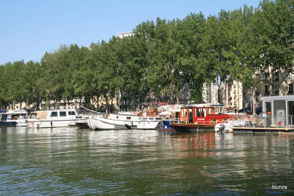 Halte de la Villette, port de plaisance sur le bassin de la Villette (Paris 19e)