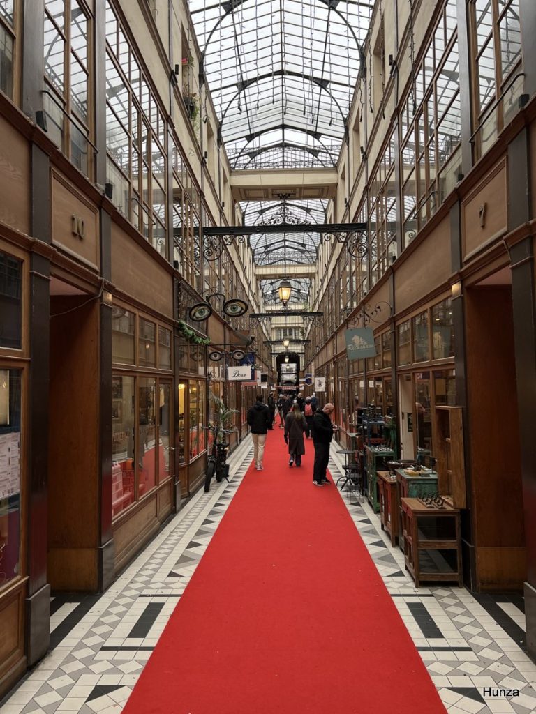 Intérieur du Passage du Grand-Cerf dans le 2e arrondissement de Paris