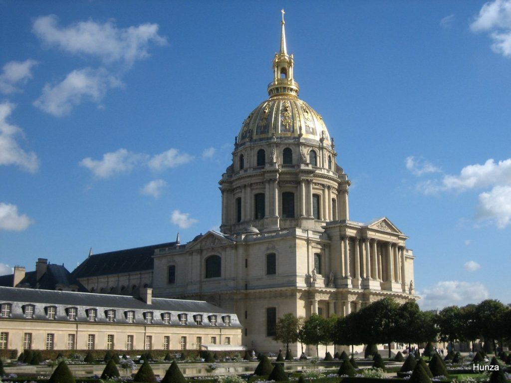 Dôme doré des Invalides à Paris