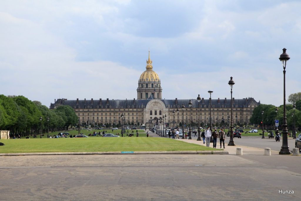 Esplanade des Invalides à Paris 