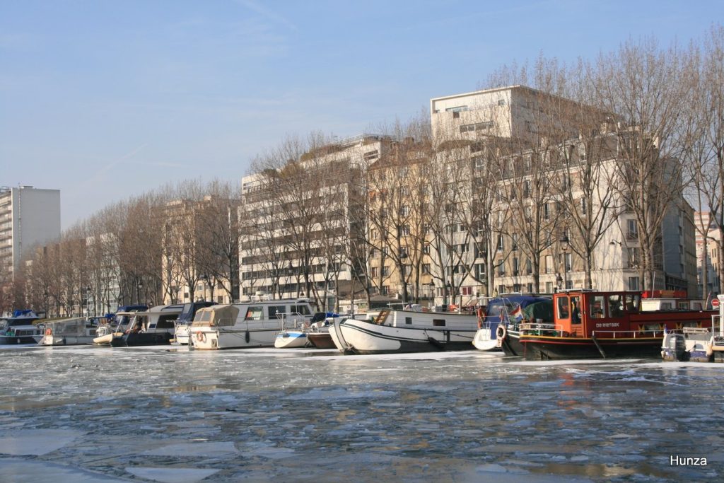 Halte de la Villette sur le bassin gelé (février 2012, Paris 19e)