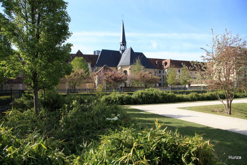 Jardin Catherine Labouré rue de Babylone dans le 7ème arrondissement de Paris