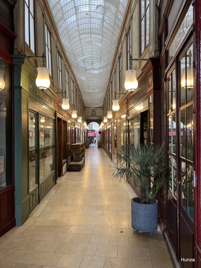 Passage du Bourg-l’Abbé dans le 2e arrondissement de Paris