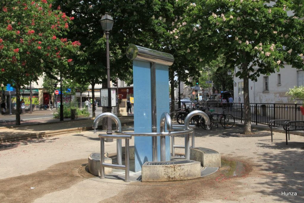 Puits artésien place Paul-Verlaine à Paris
