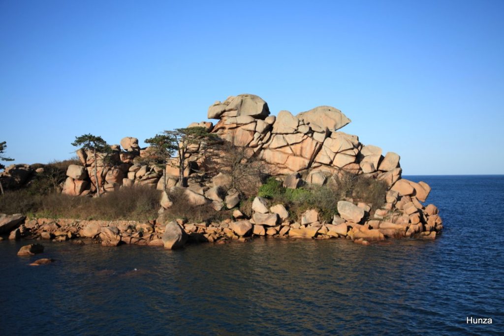 Anse de Pors Rolland sur la côte de granit rose entre Perros-Guirec et Ploumanac’h