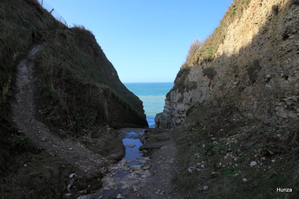 Accès à la plage des Fonds d’Étigue sur le GR21