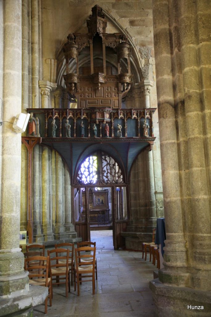 Jubé servant de buffet d’orgue dans la collégiale de Lamballe