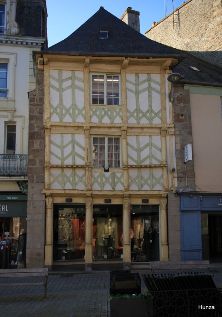 Maison à pans de bois place du Martray à Lamballe