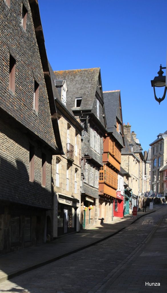 Maisons anciennes dans la rue Emile le Taillandier à Lannion