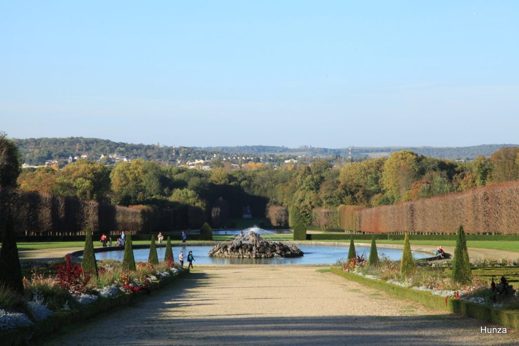 Bassin appelé le "bassin de Scylla" dans le parc du château de Champs-sur-Marne