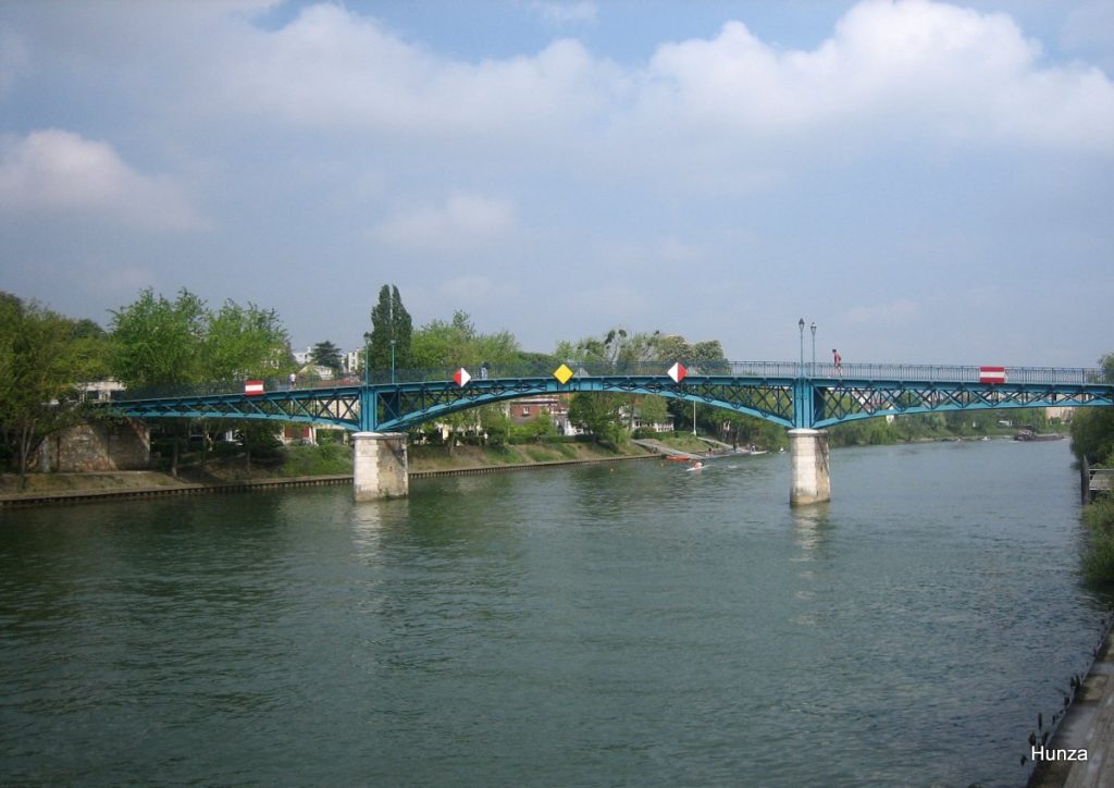 Passerelle Eiffel reliant Bry-sur-Marne et Le Perreux-sur-Marne