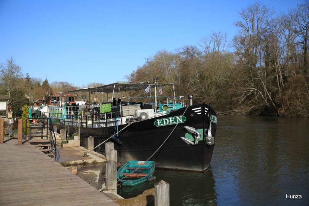 Le port fluvial à Samois sur Seine