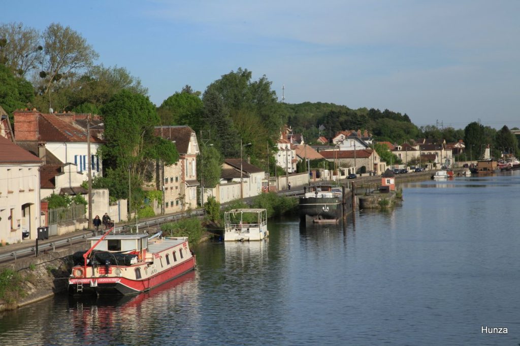 Quai du Loing à Saint-Mammès