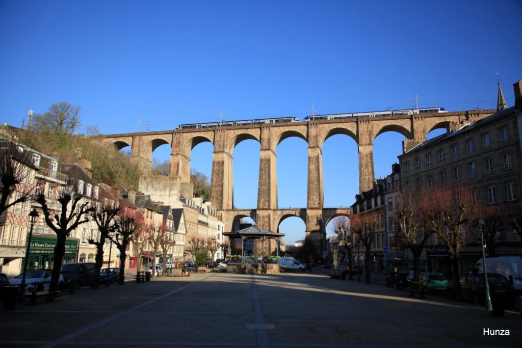Viaduc de Morlaix vu depuis la place des Otages 
