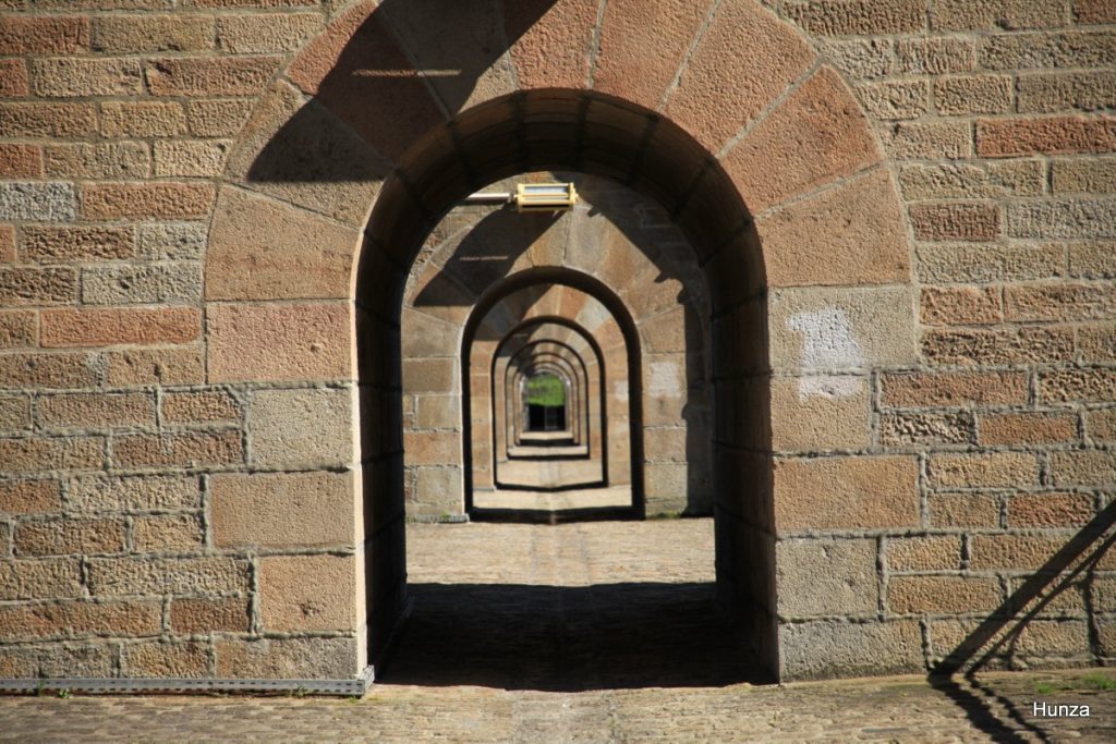 Arcades du viaduc de Morlaix accessibles aux piétons