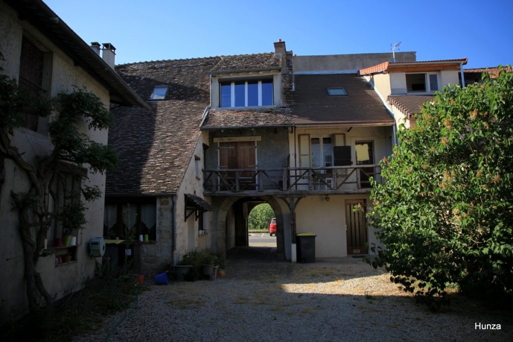 Ancienne cour de ferme qui inspira le peintre Sysley à Saint-Mammès