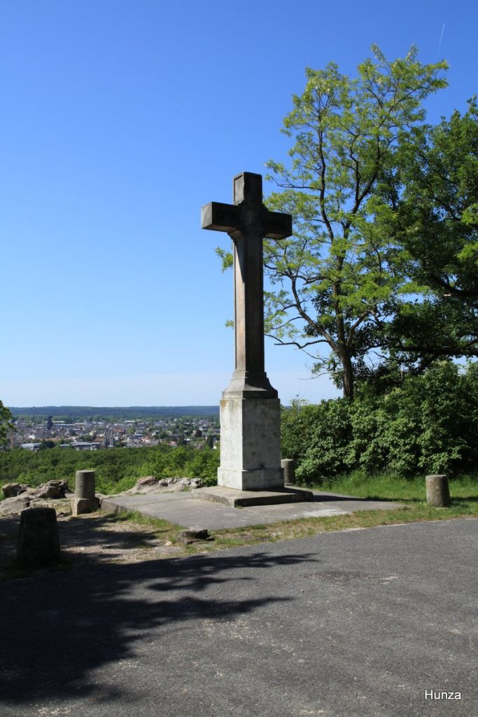 Forêt de Fontainebleau, la croix du Calvaire 